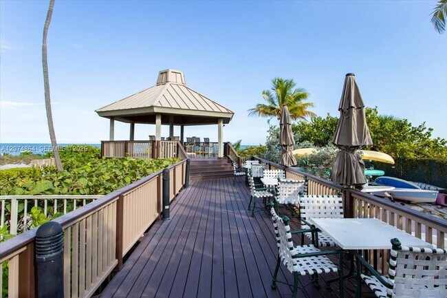 Building Photo - 1111 Crandon Blvd
