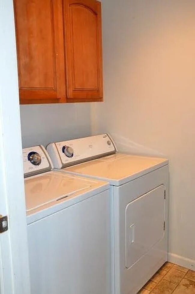 Building Photo - 701 N Florence St