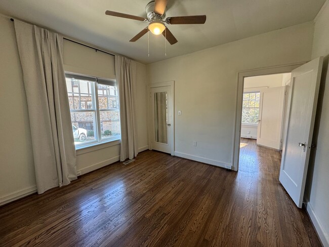 Building Photo - For Rent: 4BR / 2BA Home in Historic Club View – Bonus Sunroom & Screened Porch!