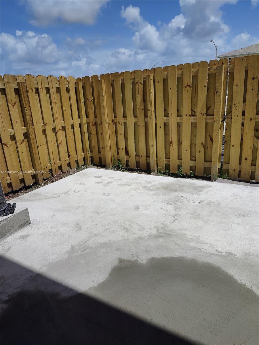 Building Photo - 444 NE 5th St