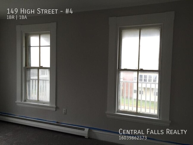 Building Photo - H/HW Included* Available Now ! Walk to Dow...