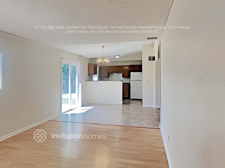 Building Photo - 936 Candlestar Loop N