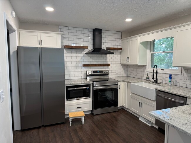 Building Photo - 3 bedroom 2.5 bathroom Home - Kingsport TN