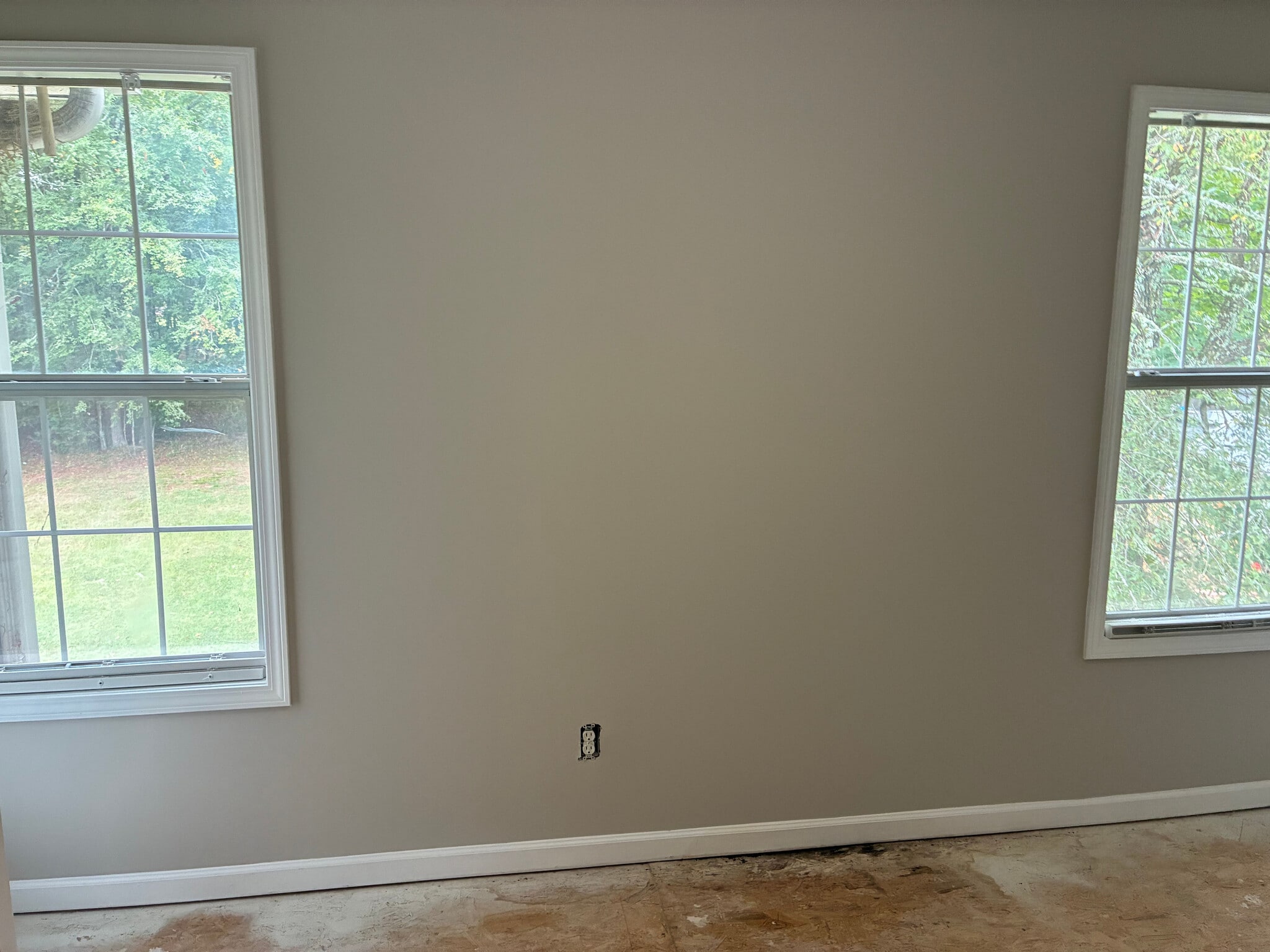 Building Photo - Room in House on Tara Bend