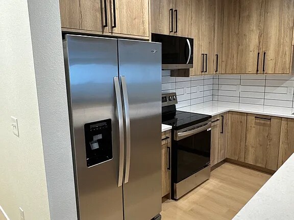 Building Photo - 3915 E 27th Ave