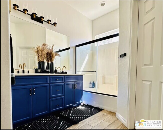Building Photo - 43278 Freesia Pl