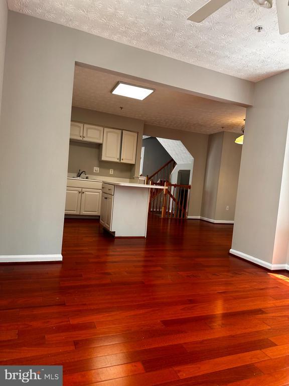 Building Photo - 2722 Thornbrook Ct