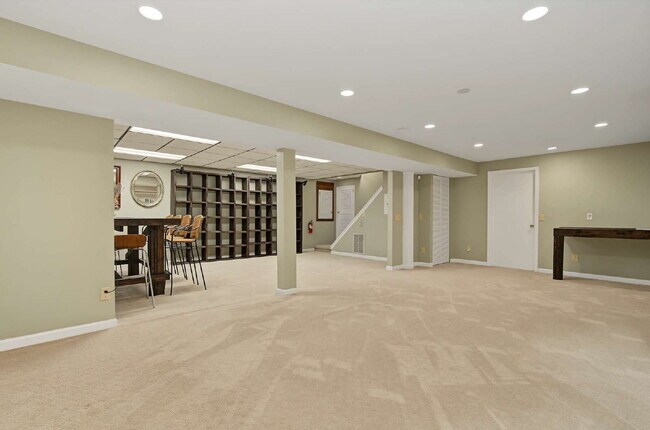Building Photo - Spacious 4-Bed Oasis with Basement in Cary