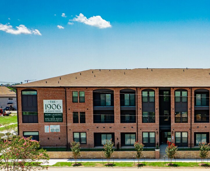 The 1906 at Ridge 501 N Ewing Ave Dallas TX 75203 Apartment