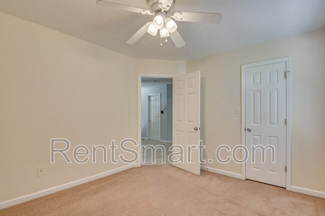 Building Photo - 324 Hornhead Dr