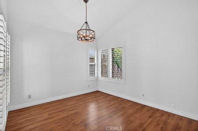 Building Photo - 14 Cll Alimar