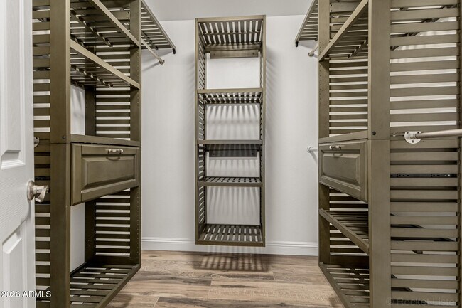 Building Photo - 14506 W Huron Dr