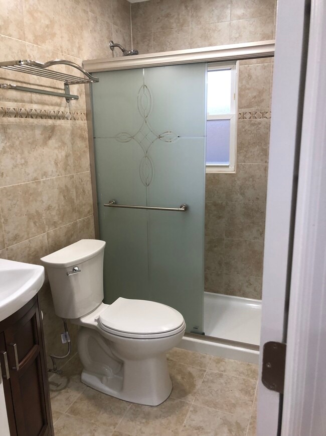 Building Photo - 135-06-106 107th Ave