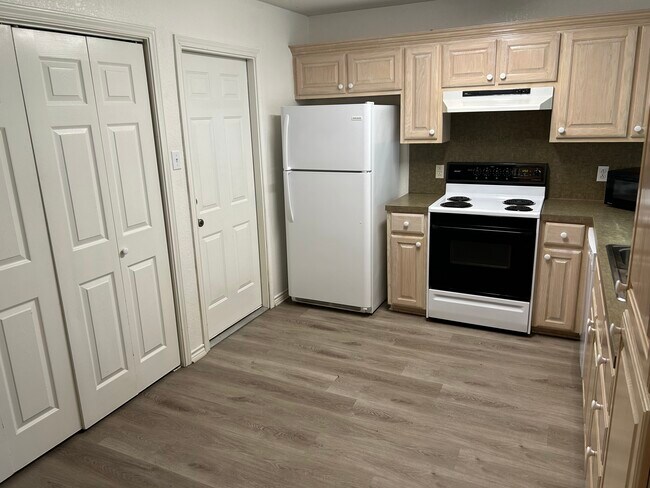 Building Photo - 2920 W Parnell St