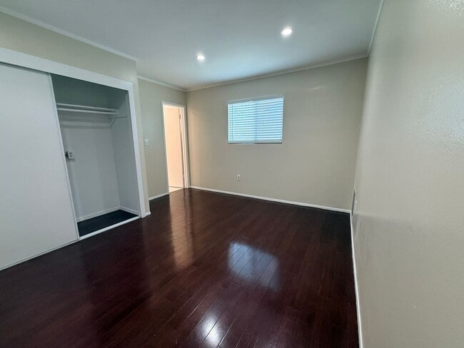 Building Photo - Spacious 3BR Home with Central AC & Private Yard in Baldwin Park