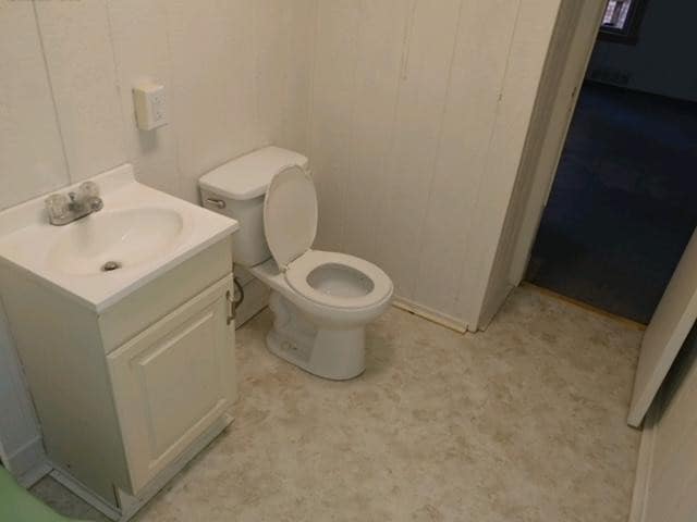 Building Photo - 513-513 Wetmore St