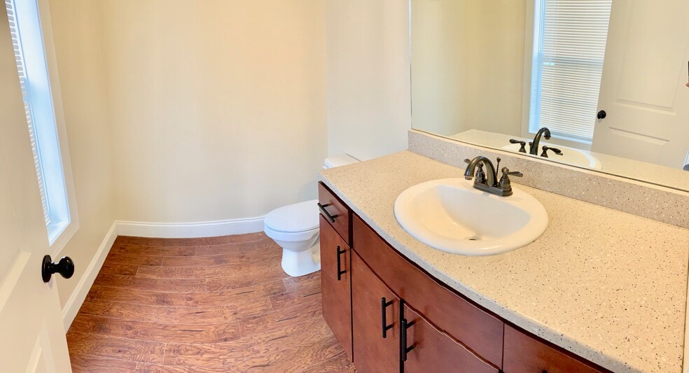 Building Photo - 404 Treyson Ln