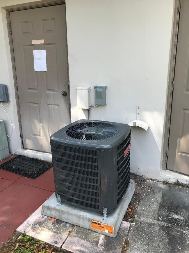 Building Photo - 1387 High Point Way NW