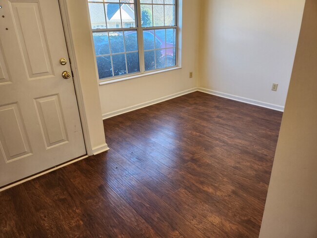 Building Photo - 1719 Wood Song Ln