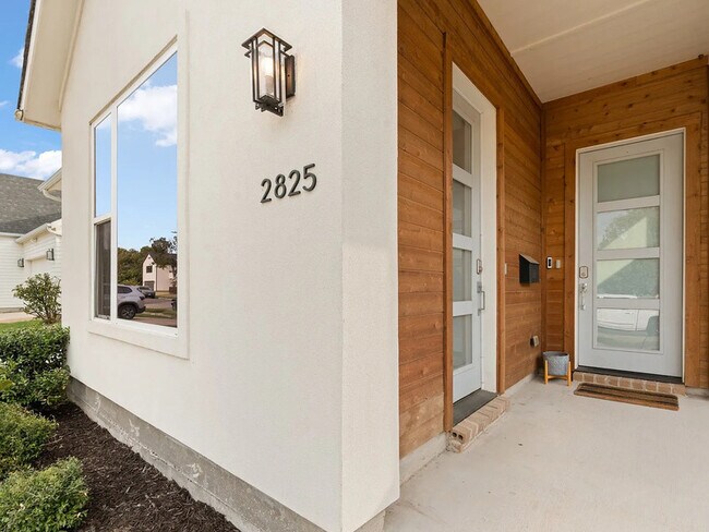 Building Photo - 2825 Townsend Dr