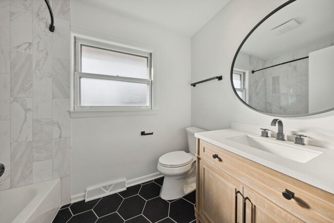 Building Photo - 4647 Johnson Ave