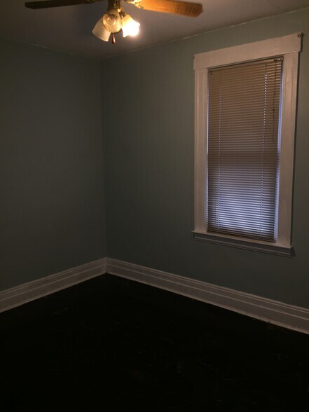 Building Photo - 9345 Charest St