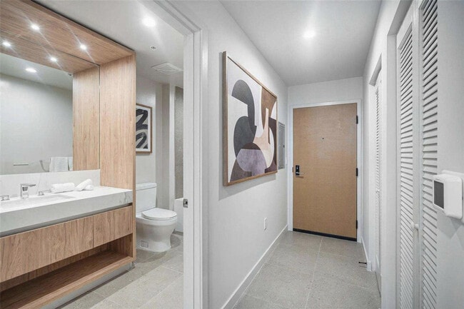 Building Photo - 601 N Miami Ave