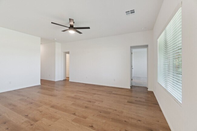 Building Photo - Edmond Rental