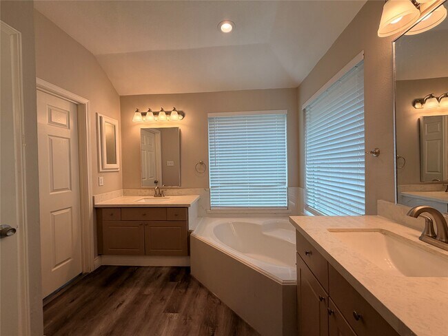 Building Photo - 5011 Wood Duck Ct