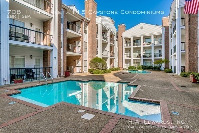 Building Photo - Capstone Condominiums 115