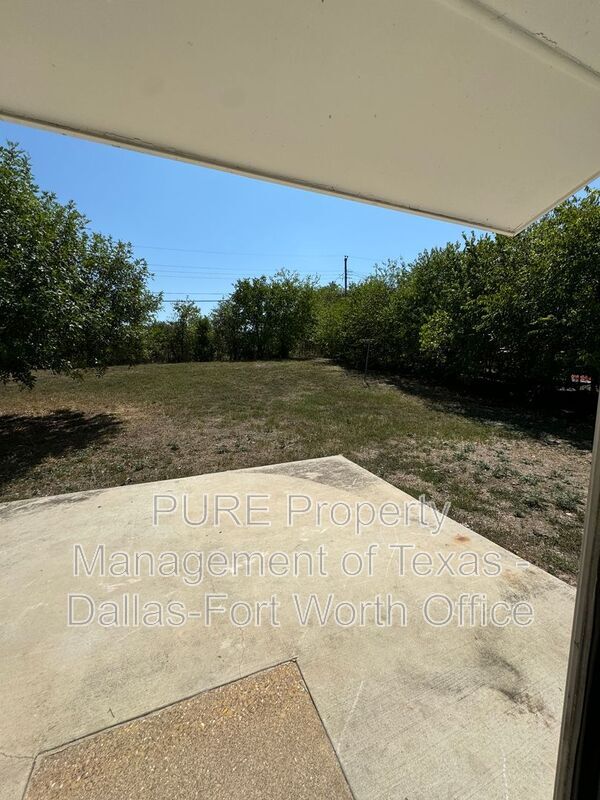 Building Photo - 4256 Ambrose Dr