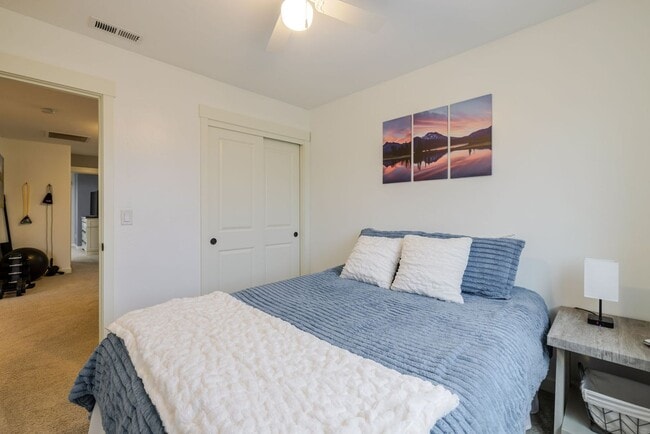 Building Photo - Charming Redmond Craftsman Retreat – Stylish 3-Bed, 3-Bath Home with Community Amenities