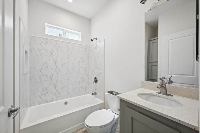 Building Photo - 2291 Guerneville Rd