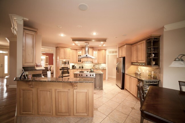 Building Photo - 4 br, 4 bath House - 106 Holbrook Drive