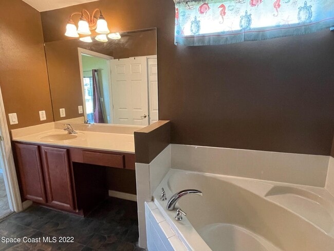 Building Photo - 1897 Gould Ave SW