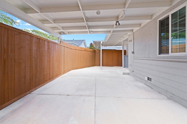 Building Photo - Charming 2-Bedroom Home in Ventura