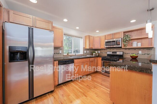 Building Photo - 1145a N 91st St