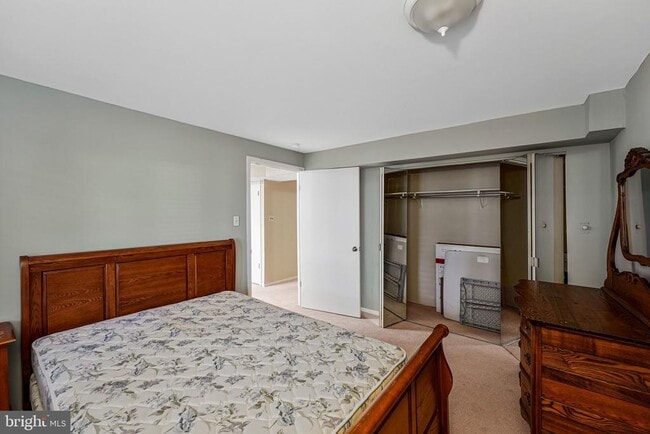 Building Photo - 1016 Trinity Gate St