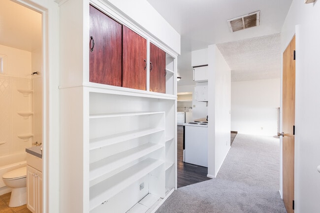 Building Photo - 1609 N Plateau Ave