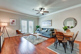 Building Photo - 2400 McCue Rd