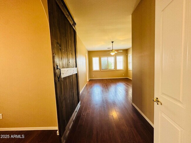 Building Photo - 2720 E Hazeltine Way