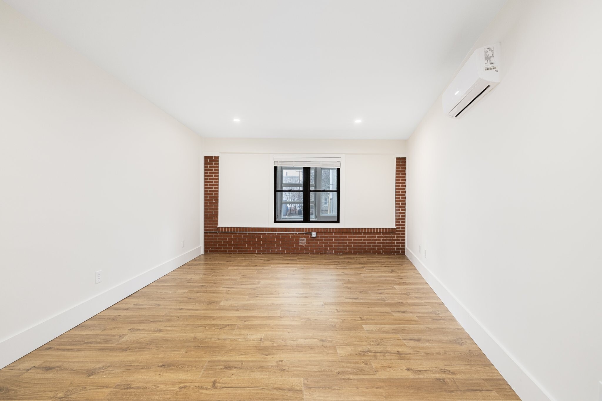 Studio Room - 54 Sutton St