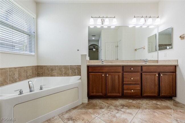 Building Photo - 16530 Whispering Trace Ct