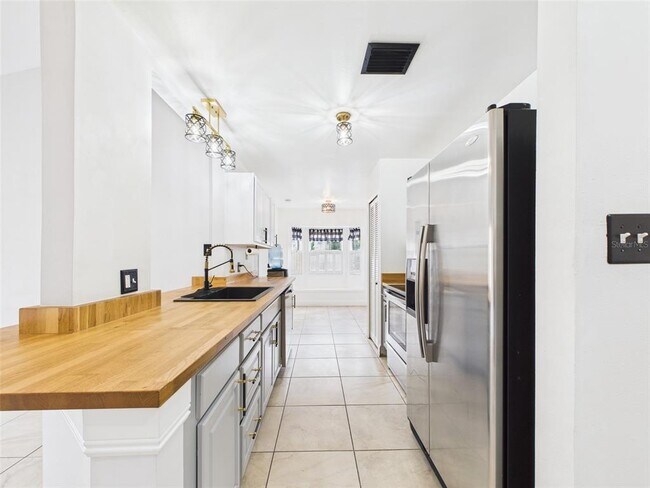 Building Photo - 125 Spanish Moss Ct