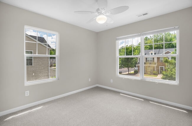 Building Photo - 202 Tallula Ln