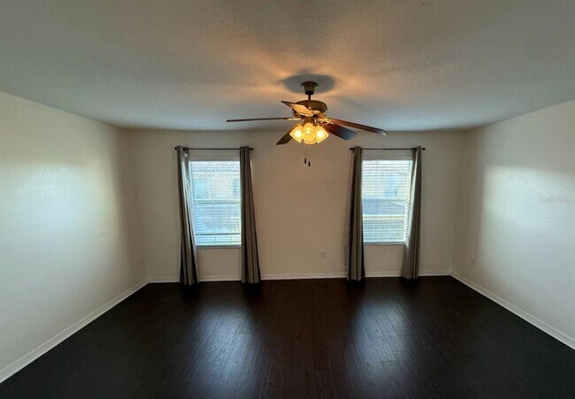 Building Photo - 2807 Lantern Hill Ave