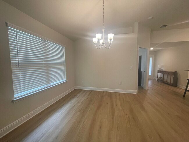Building Photo - 124 Ridgeway Cir