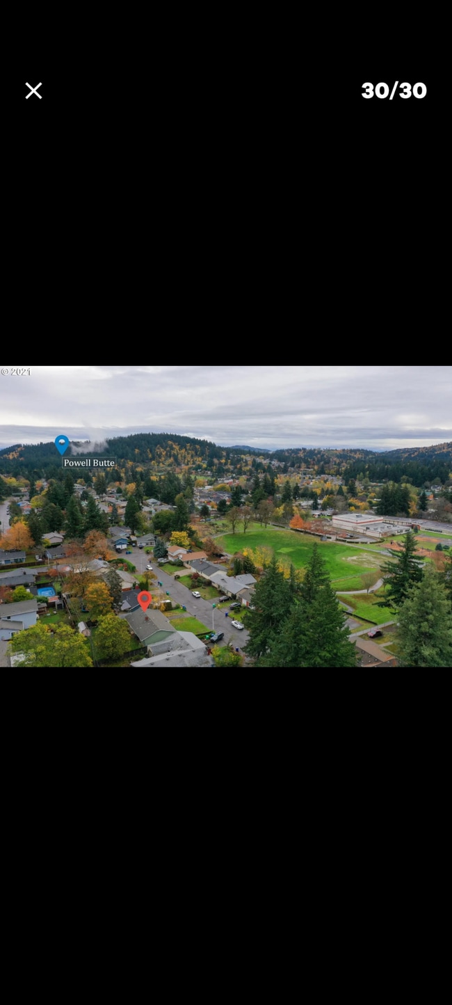 Building Photo - 12717 SE Gladstone St