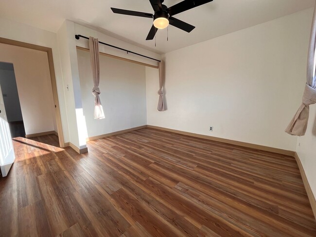 Building Photo - Fully Renovated Home with Large Extra Livingroom and Large Backyard