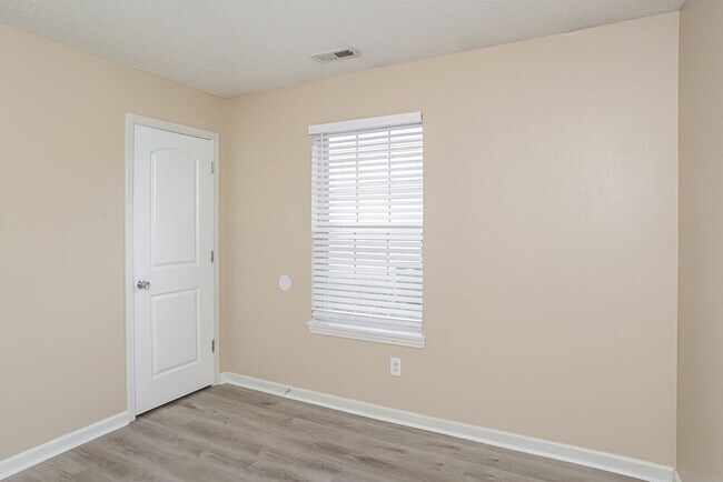 Building Photo - 9743 Centennial Ct